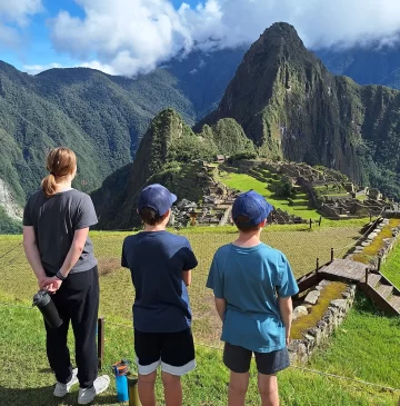 Agencia de viajes en Cusco tours en Cusco tours en Peru Machu Picchu Valle Sagrado Laguna Humantay Montaña de Colores y experiencias espirituales andinas