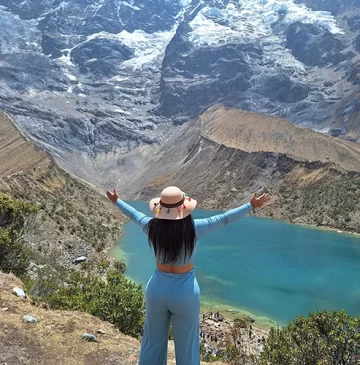 Agencia de viajes en Cusco tours en Cusco tours en Peru Machu Picchu Valle Sagrado Laguna Humantay Montaña de Colores y experiencias espirituales andinas