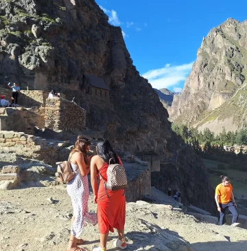 Agencia de viajes en Cusco tours en Cusco tours en Peru Machu Picchu Valle Sagrado Laguna Humantay Montaña de Colores y experiencias espirituales andinas