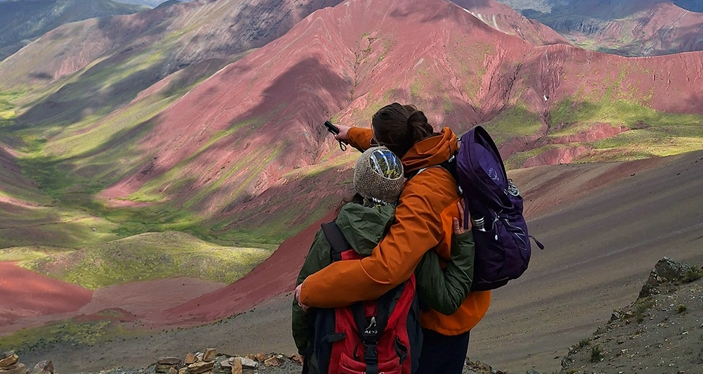 Qué Ver Cerca de la Montaña de Colores: Valle Rojo y Otros Tesoros Andinos Qué Ver Cerca de la Montaña de Colores: Valle Rojo y Otros Tesoros Andinos